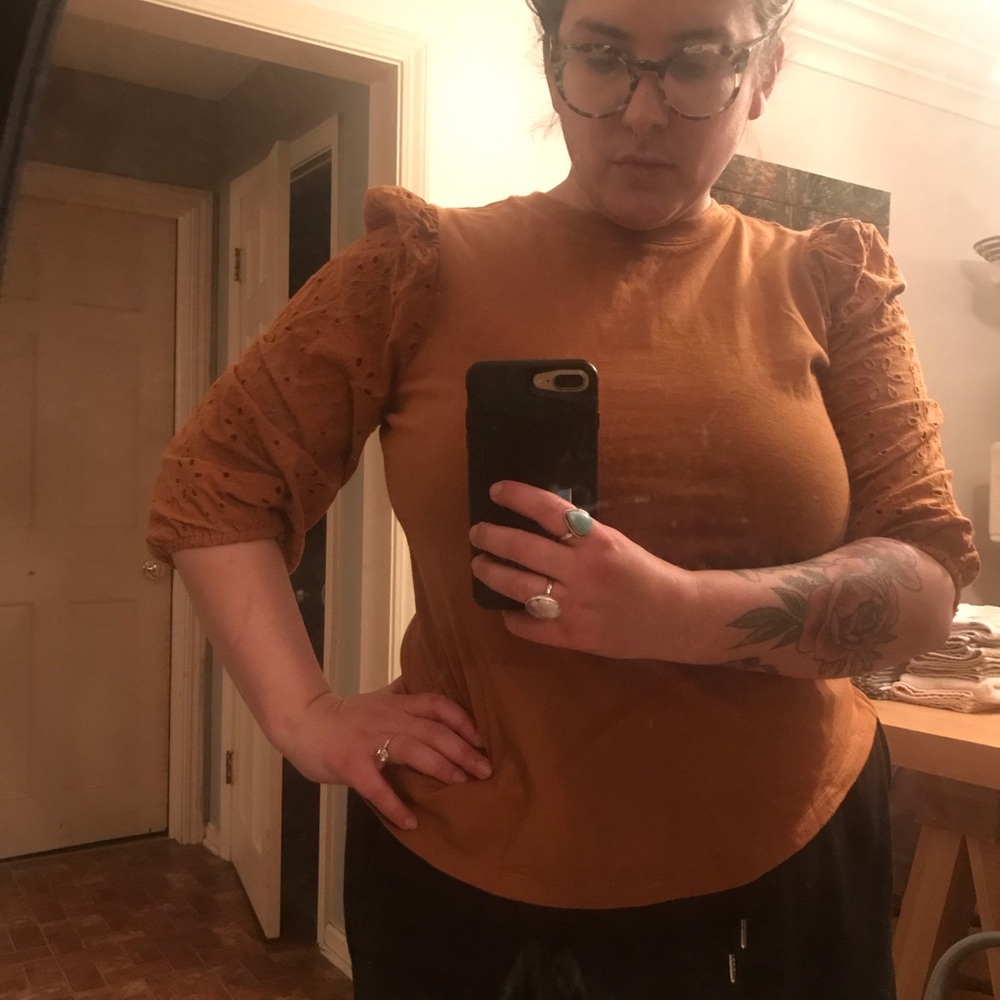 Puffed sleeve shirt